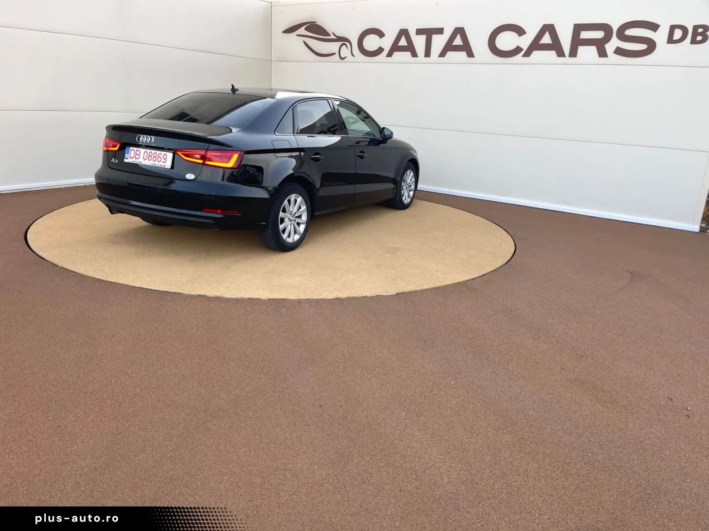 Audi A3  1.6TDI  110CP  S-Tronic  FULL LED  Navi  Distronic