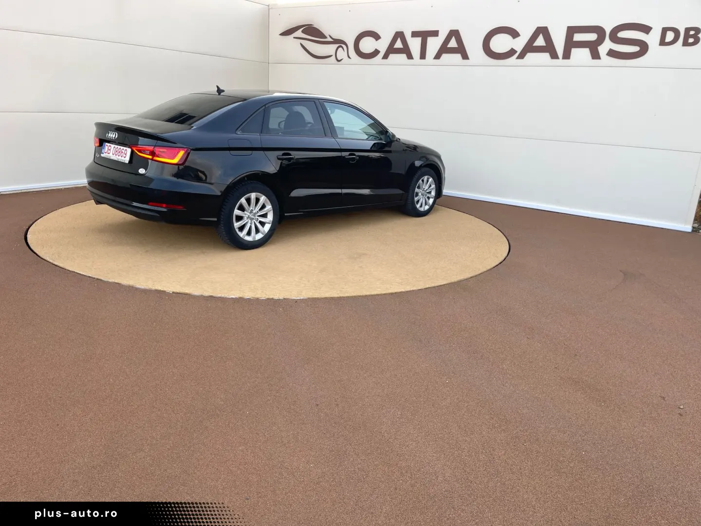 Audi A3  1.6TDI  110CP  S-Tronic  FULL LED  Navi  Distronic