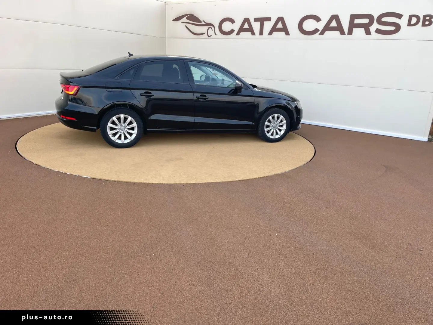 Audi A3  1.6TDI  110CP  S-Tronic  FULL LED  Navi  Distronic