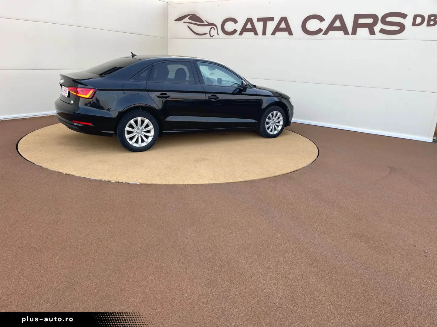 Audi A3  1.6TDI  110CP  S-Tronic  FULL LED  Navi  Distronic