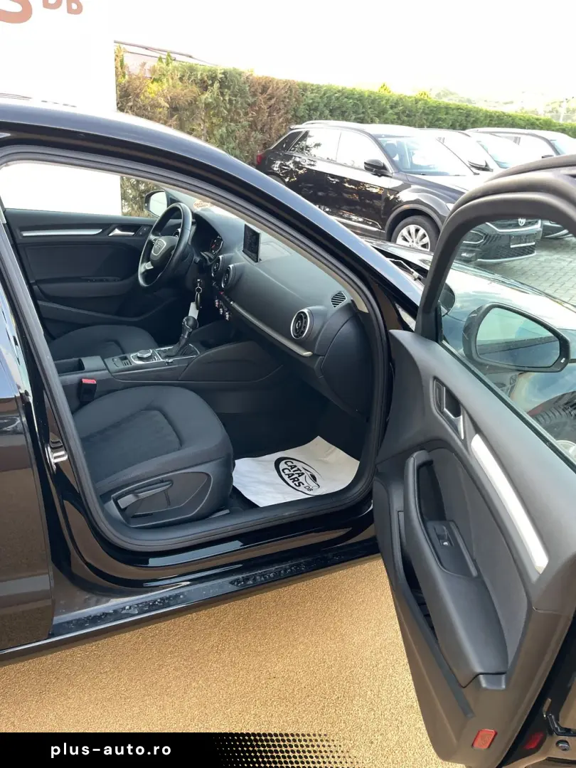Audi A3  1.6TDI  110CP  S-Tronic  FULL LED  Navi  Distronic