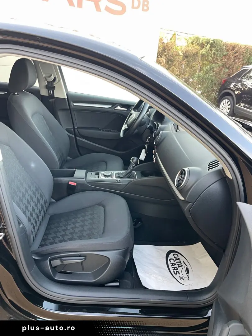 Audi A3  1.6TDI  110CP  S-Tronic  FULL LED  Navi  Distronic