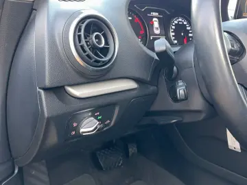 Audi A3  1.6TDI  110CP  S-Tronic  FULL LED  Navi  Distronic