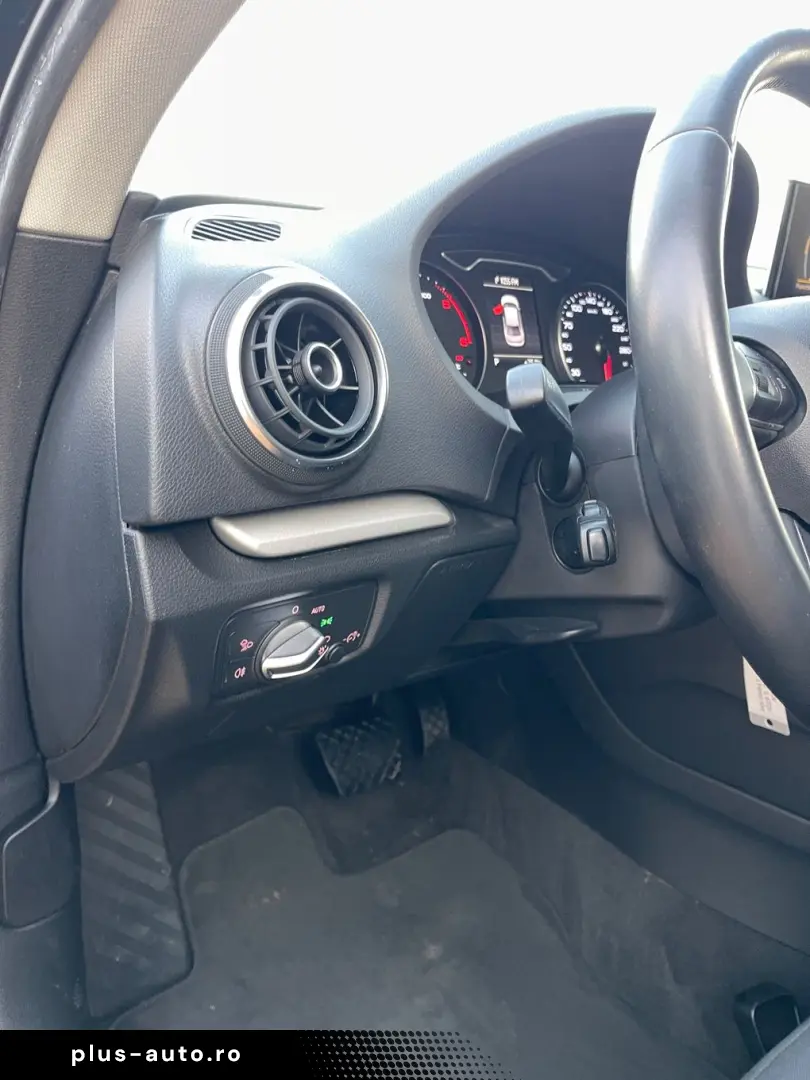 Audi A3  1.6TDI  110CP  S-Tronic  FULL LED  Navi  Distronic