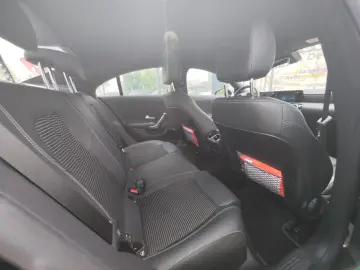 Mercedes-Benz Cla-180