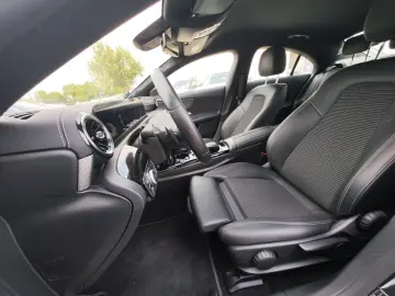 Mercedes-Benz Cla-180