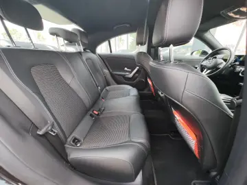 Mercedes-Benz Cla-180
