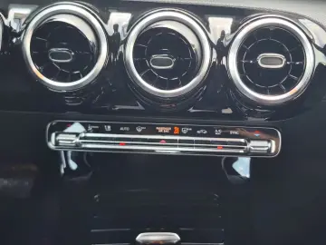 Mercedes-Benz Cla-180