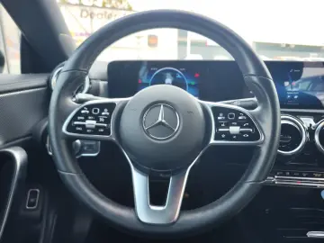 Mercedes-Benz Cla-180
