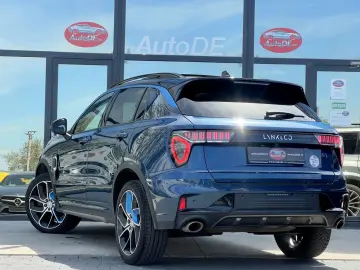 Lynk-Co 01