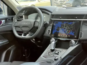 Lynk-Co 01