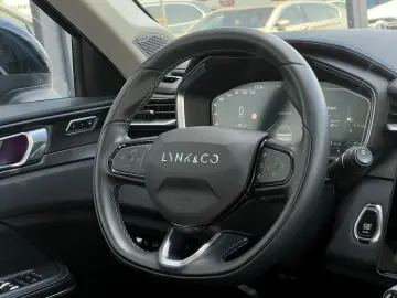 Lynk-Co 01