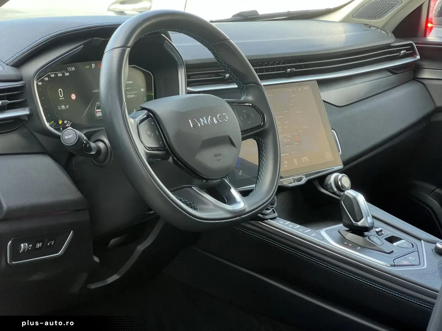 Lynk-Co 01