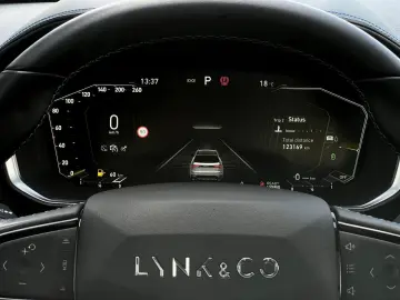 Lynk-Co 01