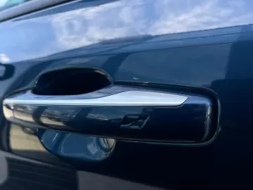 Lynk-Co 01