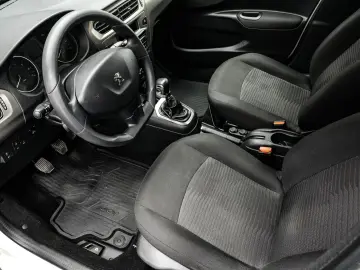 Peugeot 301