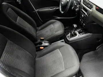 Peugeot 301