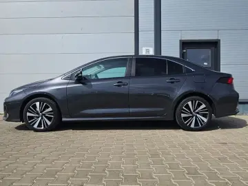 Toyota Corolla 1.8 HYB Dynamic
