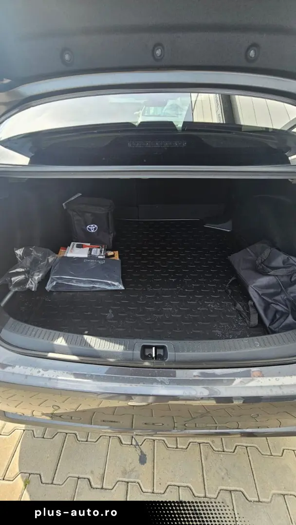 Toyota Corolla 1.8 HYB Dynamic