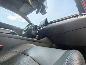 Toyota C-HR 2.0 Hybrid Classy Bi-Tone