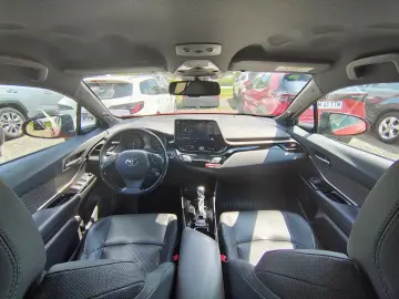 Toyota C-HR 2.0 Hybrid Classy Bi-Tone