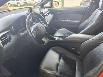 Toyota C-HR 2.0 Hybrid Classy Bi-Tone