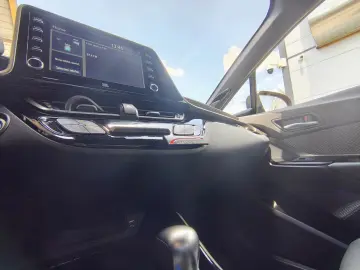 Toyota C-HR 2.0 Hybrid Classy Bi-Tone