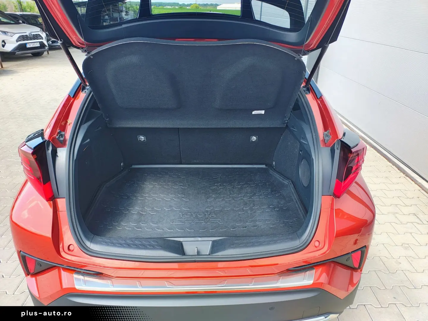 Toyota C-HR 2.0 Hybrid Classy Bi-Tone