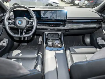 BMW 520d xDrive Limousine M Sport HuD DA  H K 360  M