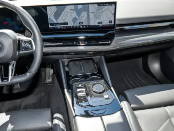 BMW 520d xDrive Limousine M Sport HuD DA  H K 360  M