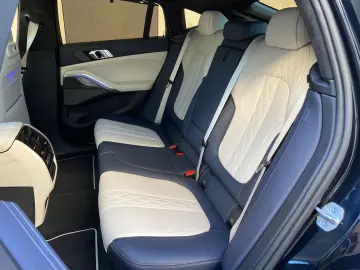 BMW X6 xDr40d M Sport PANO-SKY 2-Achs Sitzkl Massage