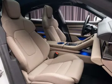 PORSCHE TAYCAN 4 S
