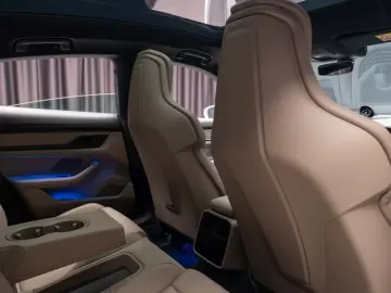 PORSCHE TAYCAN 4 S