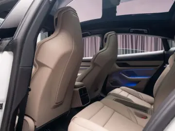 PORSCHE TAYCAN 4 S
