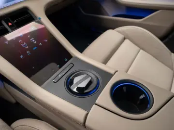 PORSCHE TAYCAN 4 S