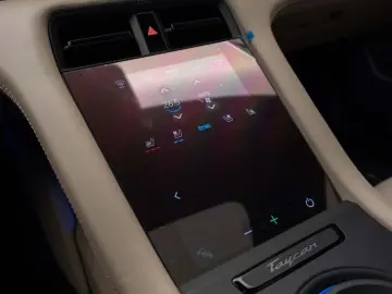 PORSCHE TAYCAN 4 S