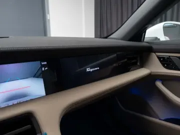 PORSCHE TAYCAN 4 S