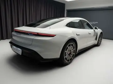 PORSCHE TAYCAN 4 S