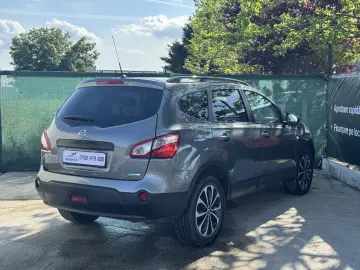 Nissan Qashqai 2   7 Locuri