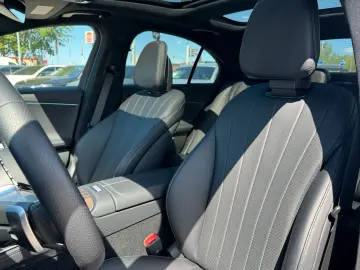 MERCEDES-BENZ E 300 e 4M AMG Superscreen Airmatic Pano