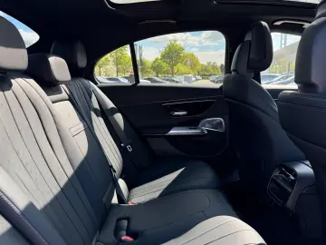 MERCEDES-BENZ E 300 e 4M AMG Superscreen Airmatic Pano