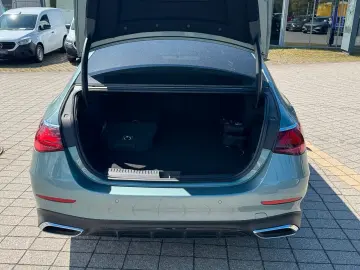 MERCEDES-BENZ E 300 e 4M AMG Superscreen Airmatic Pano