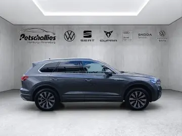 VW Touareg Elegance 3.0 V6 TDI 4MOTION