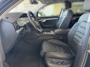 VW Touareg Elegance 3.0TDI  R-LINE AHK KAMERA LUFT