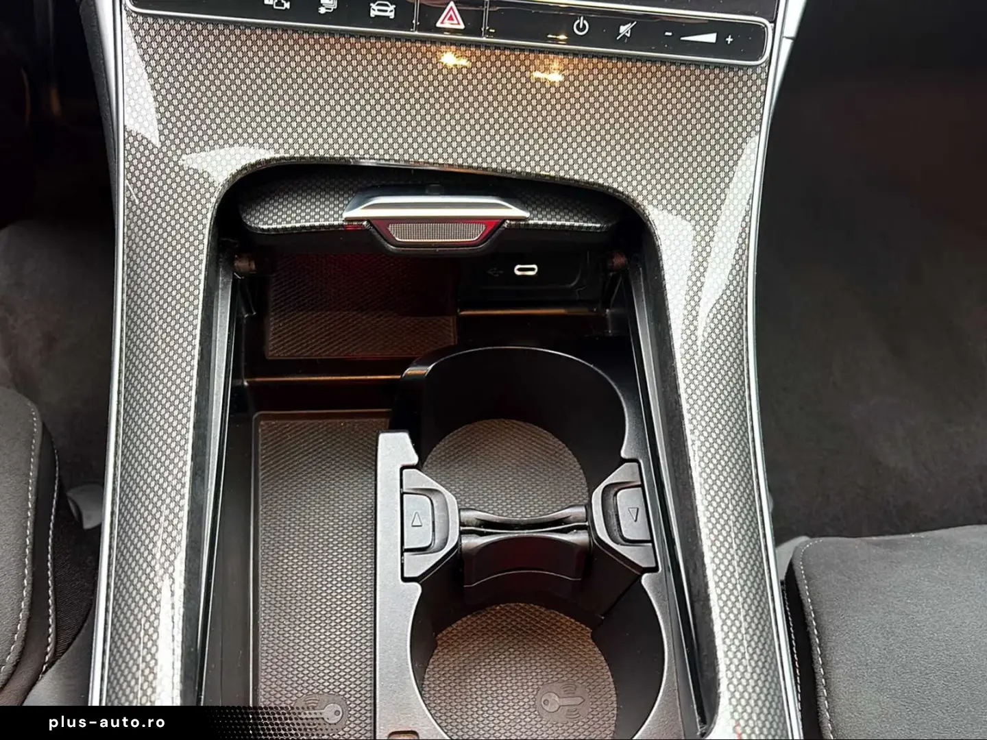 Mercedes-Benz C 300 e AMG-LINE LED RFK AMBIENTE