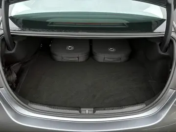 Mercedes-Benz C 300 e AMG-LINE LED RFK AMBIENTE