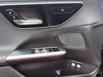 Mercedes-Benz C 300 e AMG-LINE LED RFK AMBIENTE