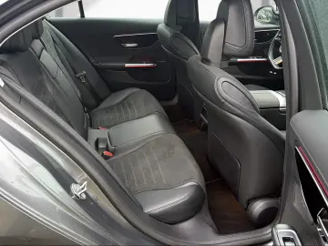 Mercedes-Benz C 300 e AMG-LINE LED RFK AMBIENTE