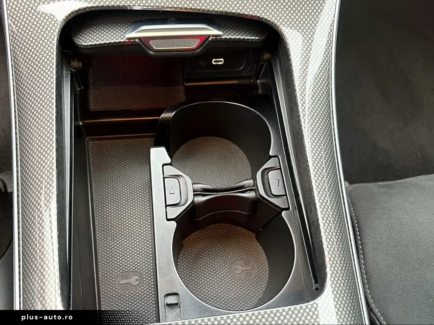 Mercedes-Benz C 300 e AMG-LINE LED RFK AMBIENTE