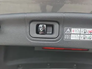 MERCEDES-BENZ C300 Lim. AMG-Line NAVI AHK MBUX DAB Standh.